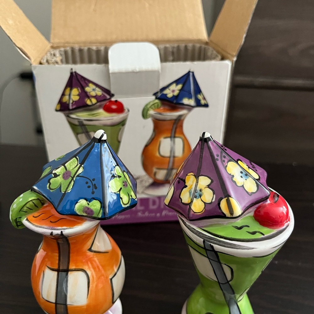 Tropical Colorful Cocktail Salt & Pepper Shaker Set NWOT